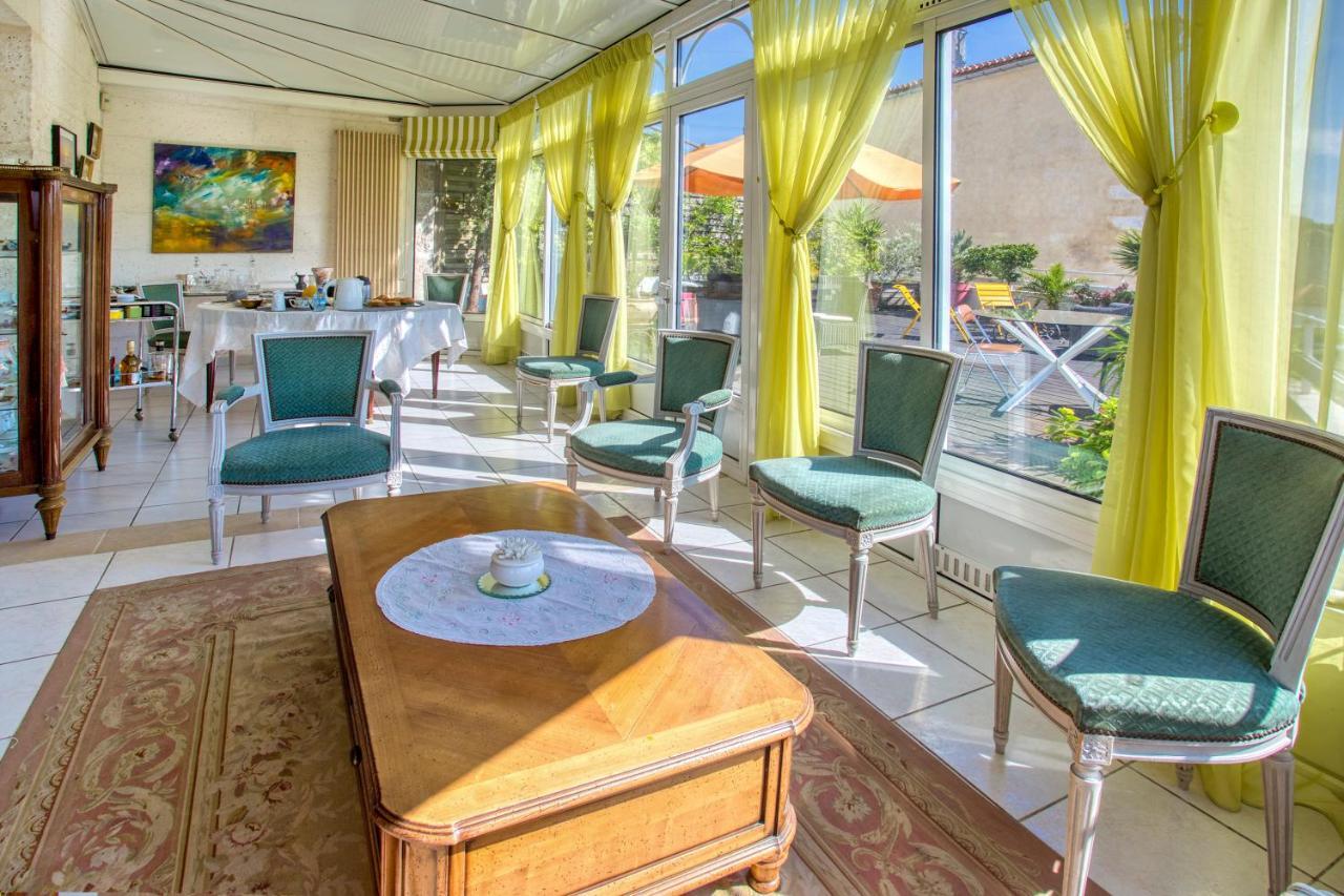 Laferriere Bed & Breakfast อองกูแลม ภายนอก รูปภาพ
