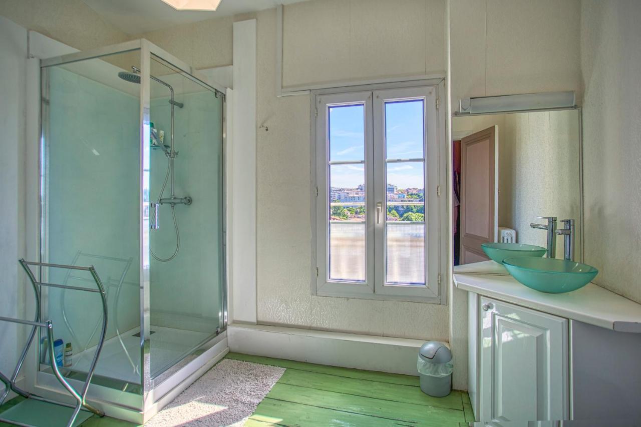 Laferriere Bed & Breakfast อองกูแลม ภายนอก รูปภาพ