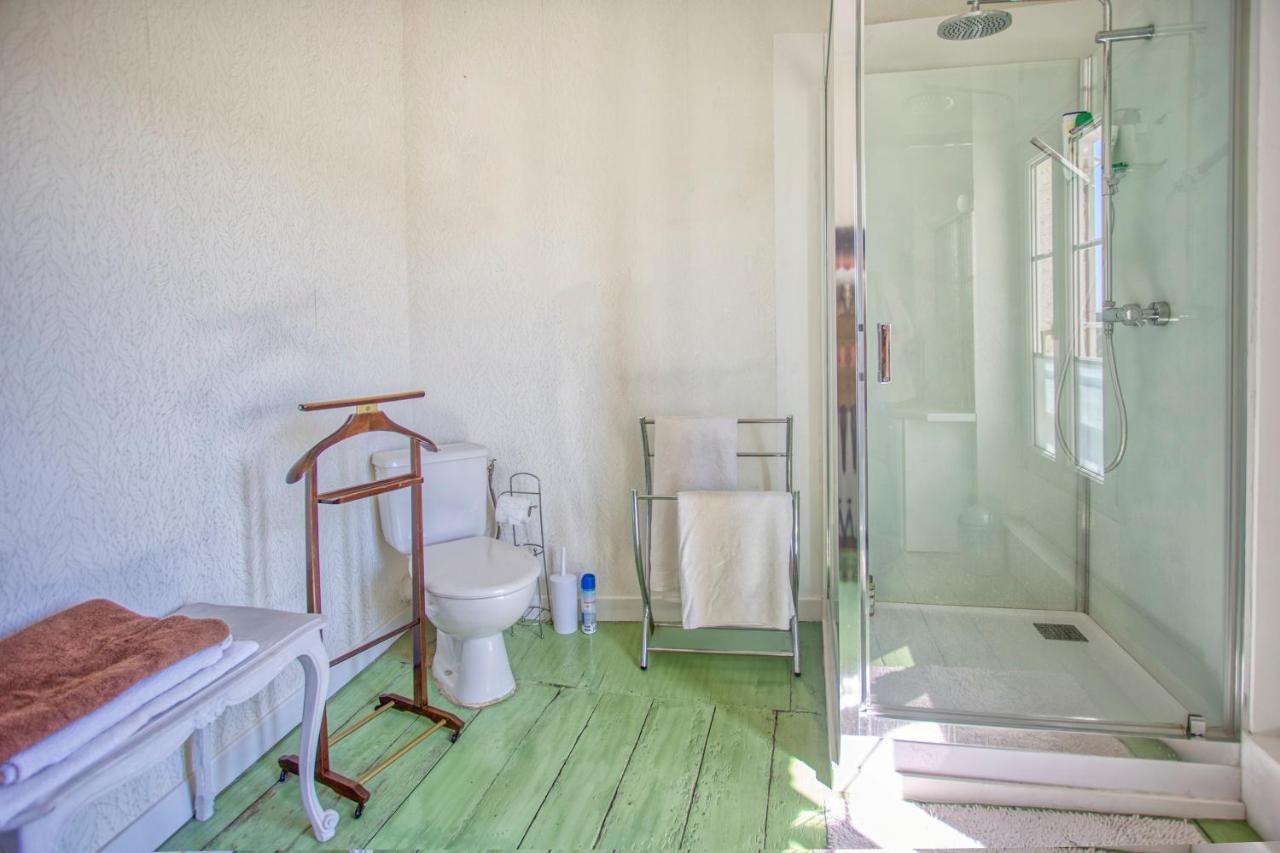 Laferriere Bed & Breakfast อองกูแลม ภายนอก รูปภาพ